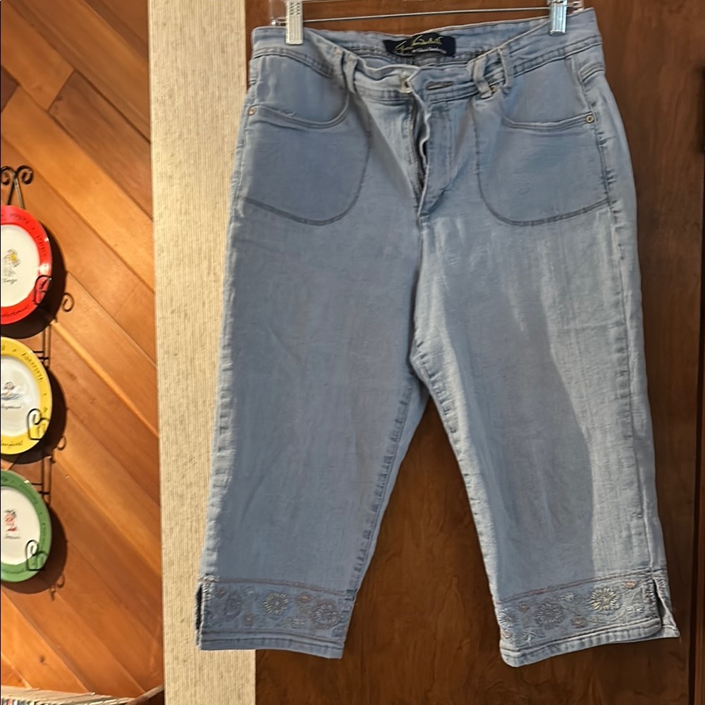 Gloria Vanderbilt size 12 women’s denim capris